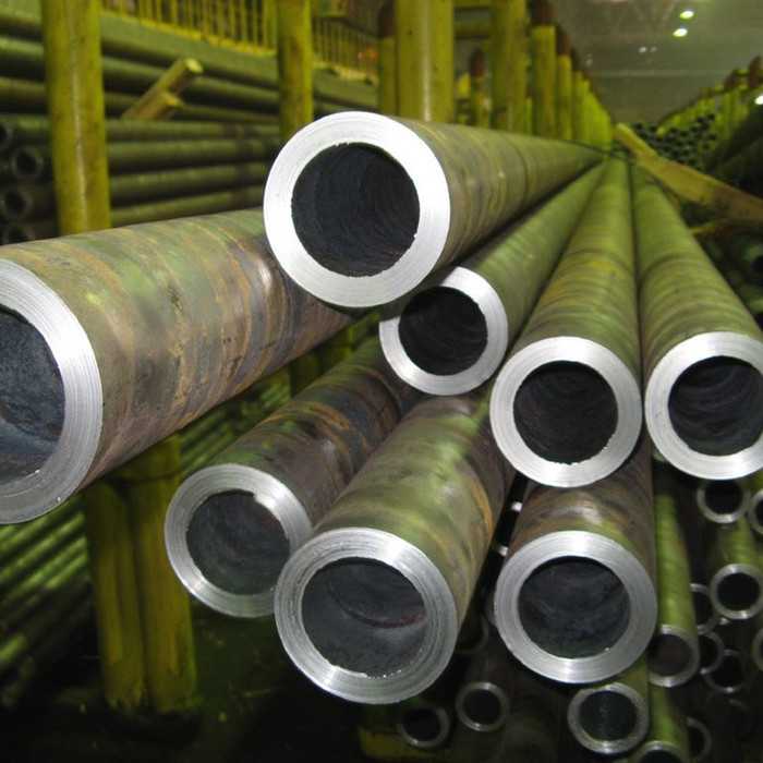 Труба бесшовная горячедеформированная 194х12 мм